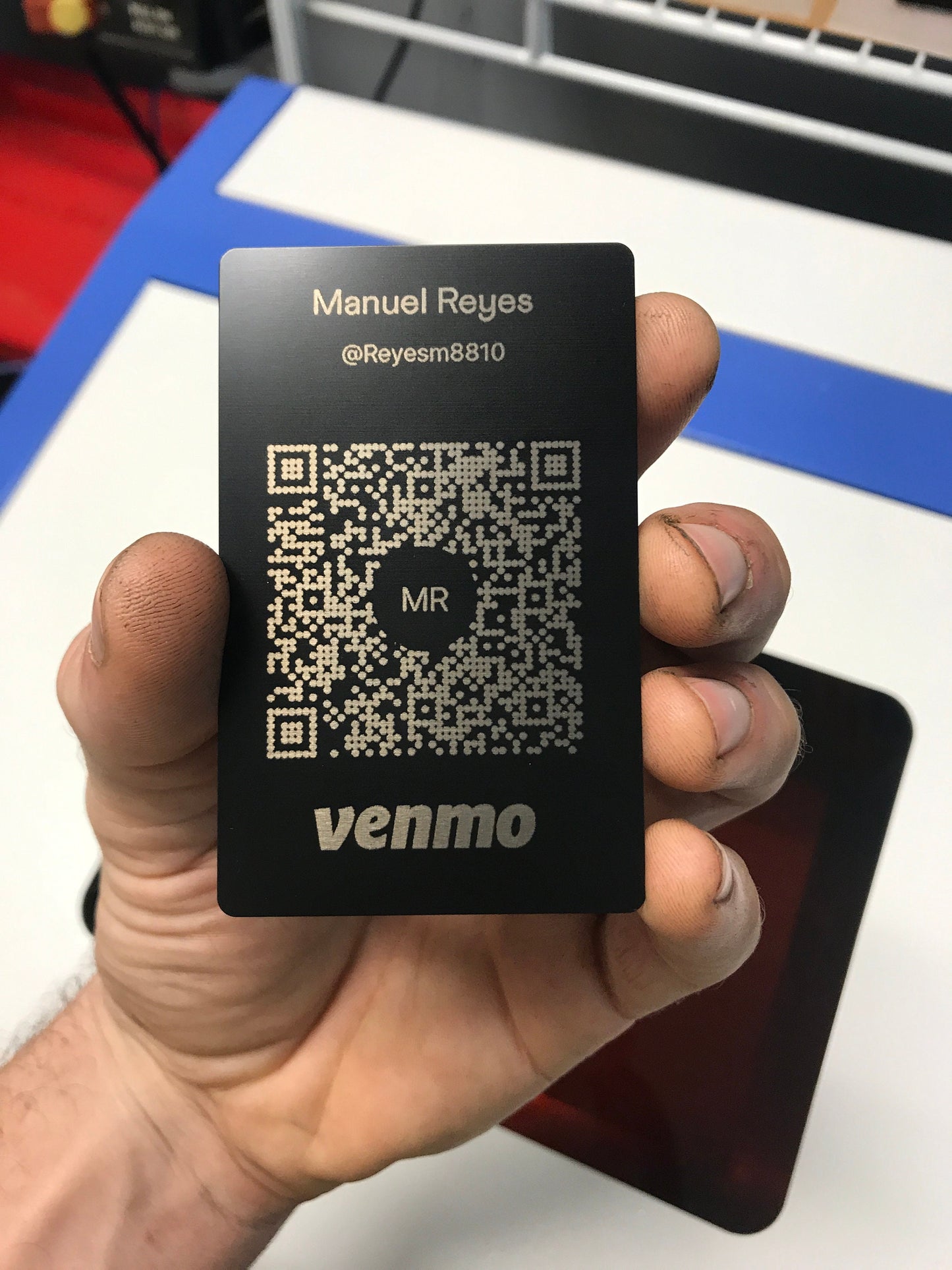 Carte de code QR en métal numérisable personnalisée pour site Web/URL/réseaux sociaux : n'importe quelle illustration ou texte Service de carte de visite de luxe personnalisé noir/argent !